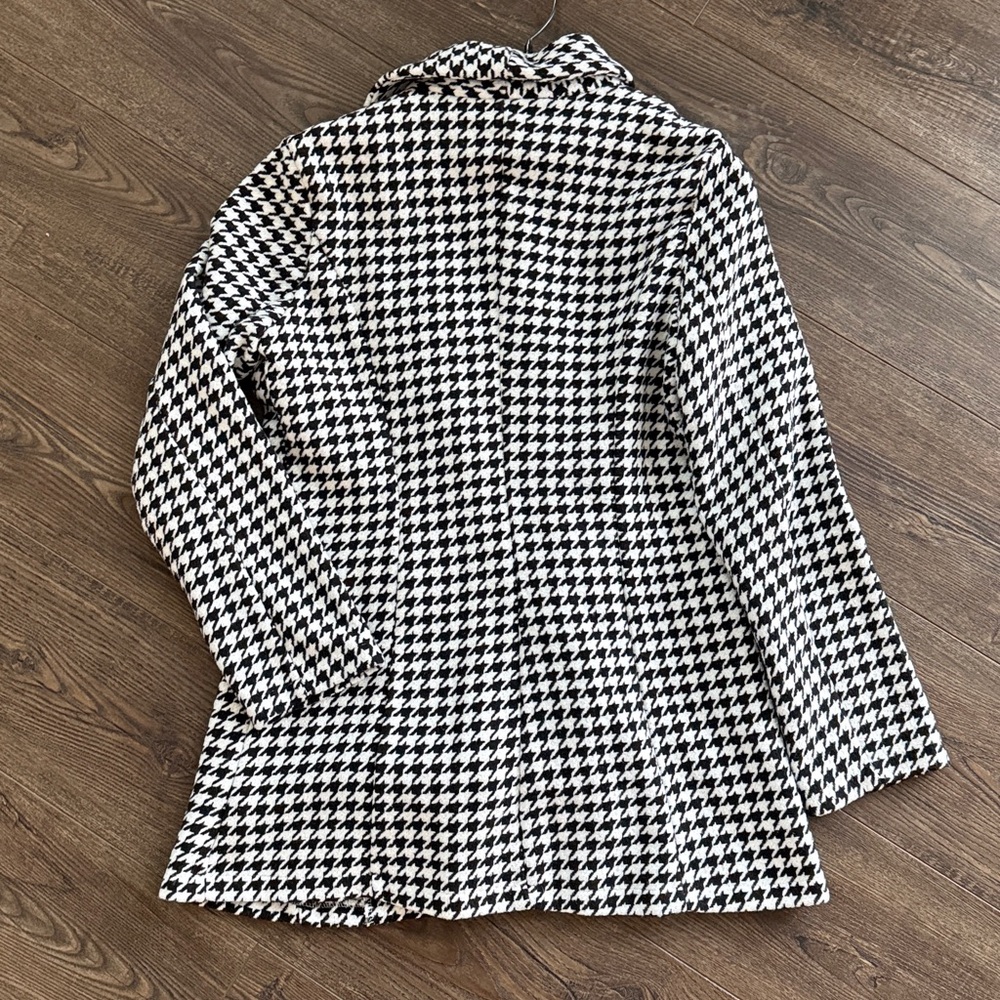 Stylish Houndstooth Blazer with Gold buttons NWOT Small - Picture 3 of 4